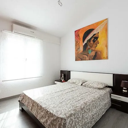 Luxury Modern 6br With Private Pool *