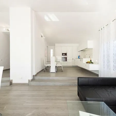 Luxury Modern 6br With Private Pool Villa